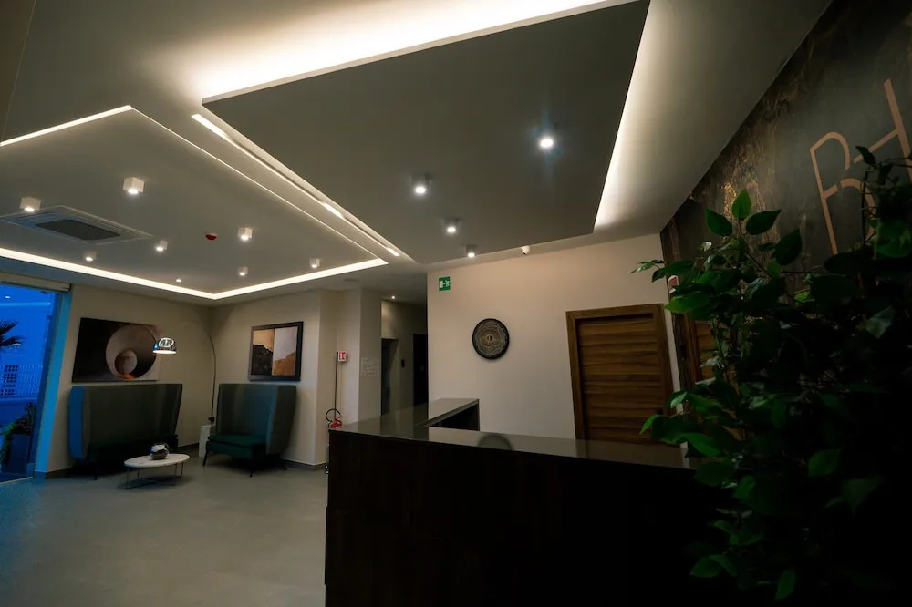 Building Hotel