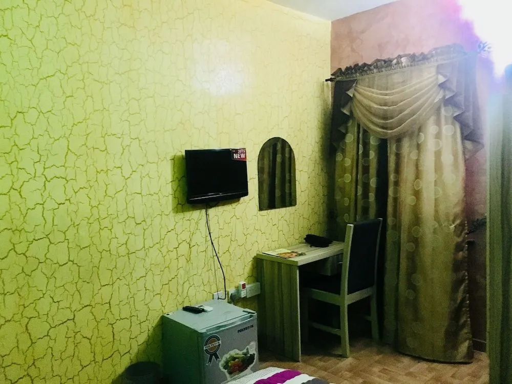 Hunga.M. De Suites