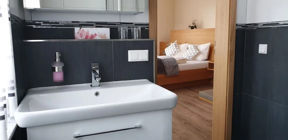 Gasthause Zur Krone Hotel