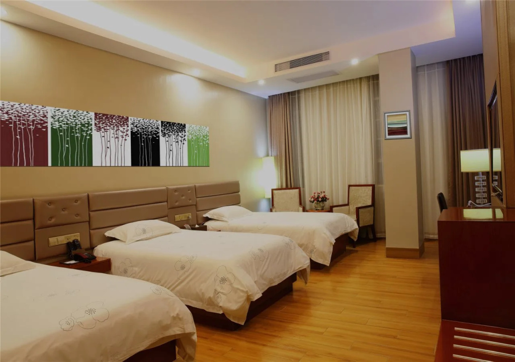 TIE LV Holiday Hotel