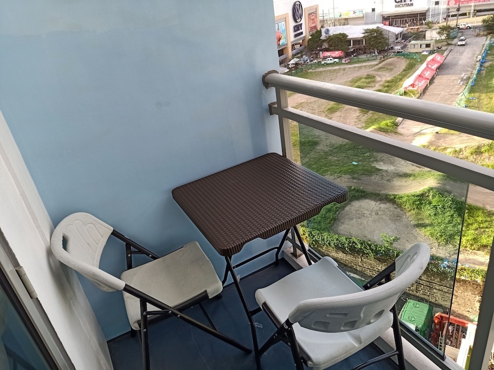 Urban Resort luxury Staycation at Azure Residences Rio Tower