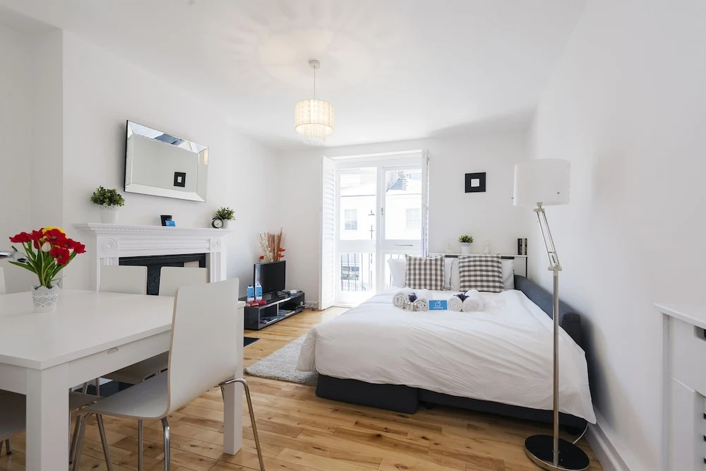 The Chelsea Sandhills Residence - TL19