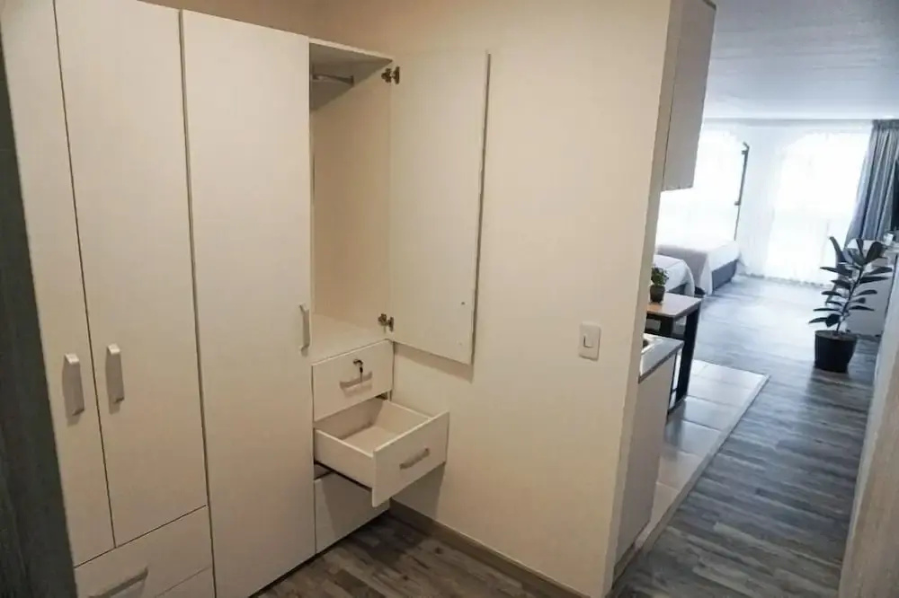 Hotel 86 Suites