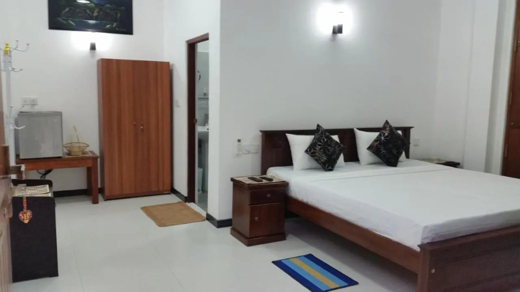 Lake Lane Guest Rest