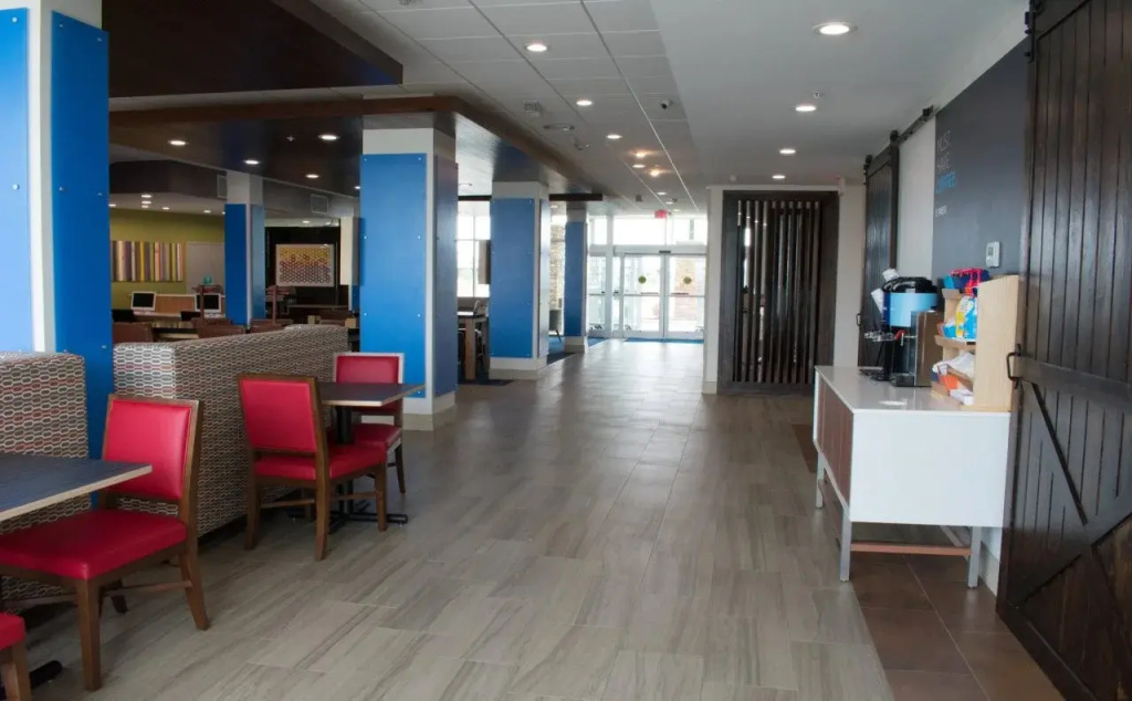 Holiday Inn Express & Suites West Memphis by IHG