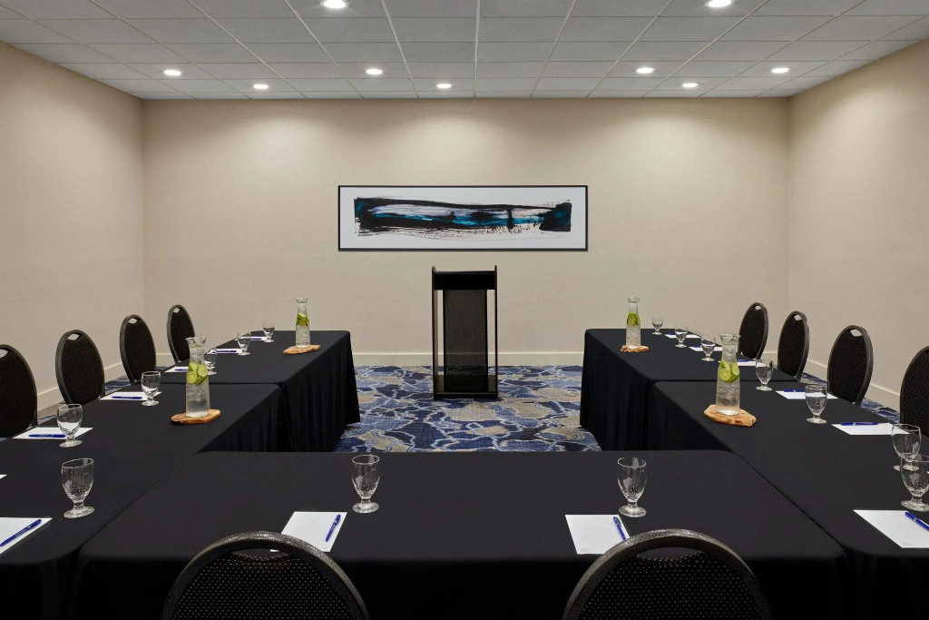 Delta Hotels by Marriott Muskegon Convention Center
