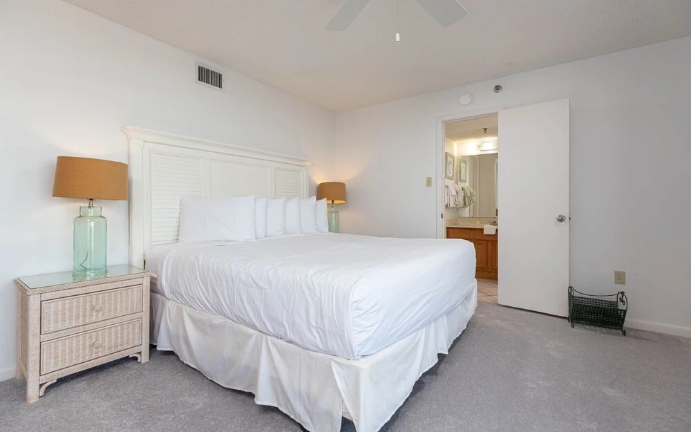 Phoenix Iii 3051 3 Bedroom Condo by Redawning