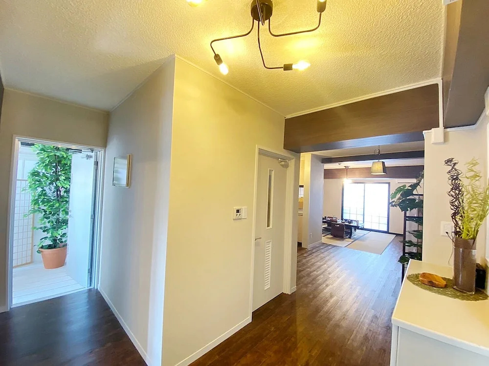 Chatan Tall House