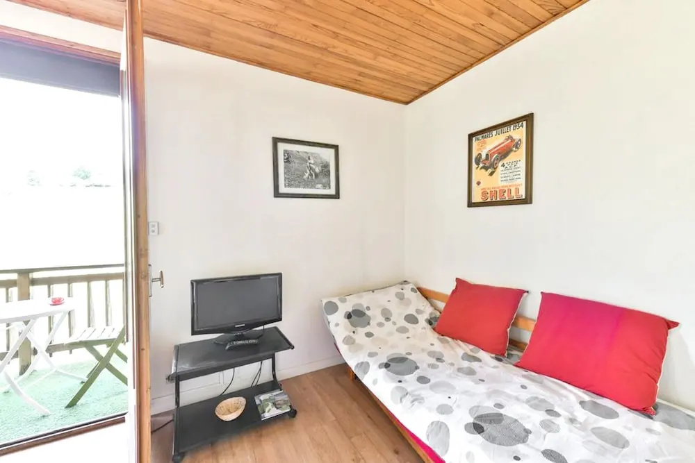 Apartment With one Bedroom in La Perrière, With Wonderful Mountain View, Furnished Garden and Wifi - 5 km From the Slopes