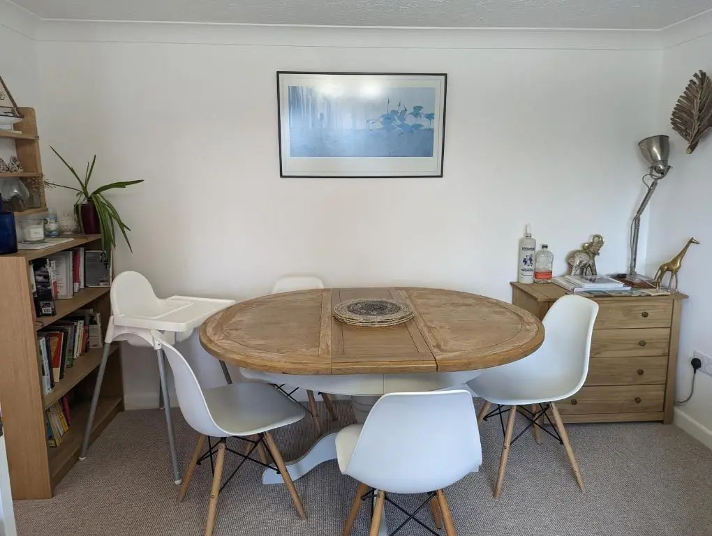 2 Bed Cottage - Sleeps 4 - Garden Pets Wifi