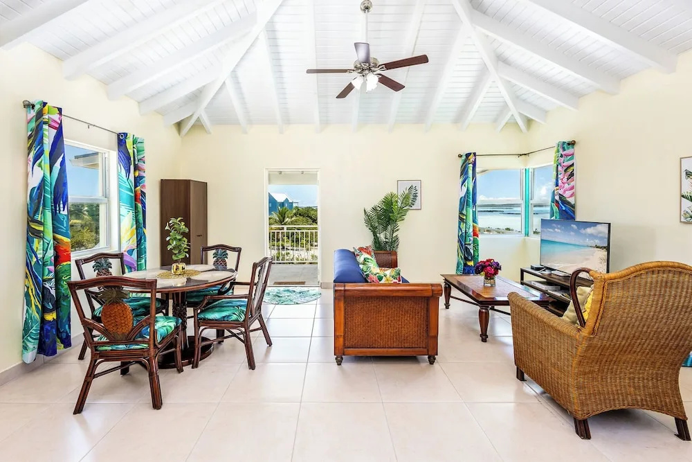 Chalk Sound Jungle Oasis Apartments