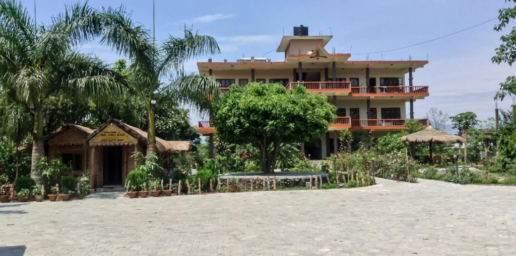 Eden jungle resort
