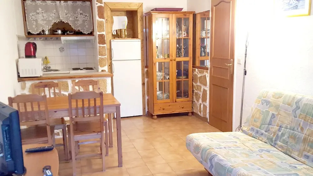 Apartment With one Bedroom in Fréjus, With Enclosed Garden - 150 m Fro