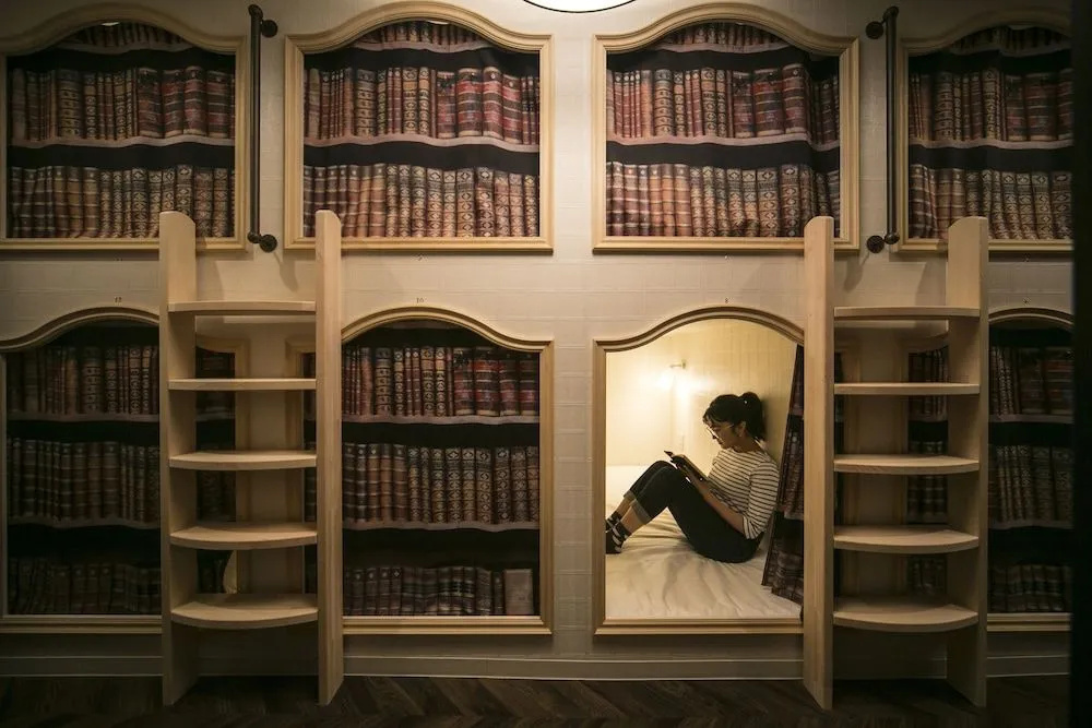 The Wardrobe Hostel Libreria