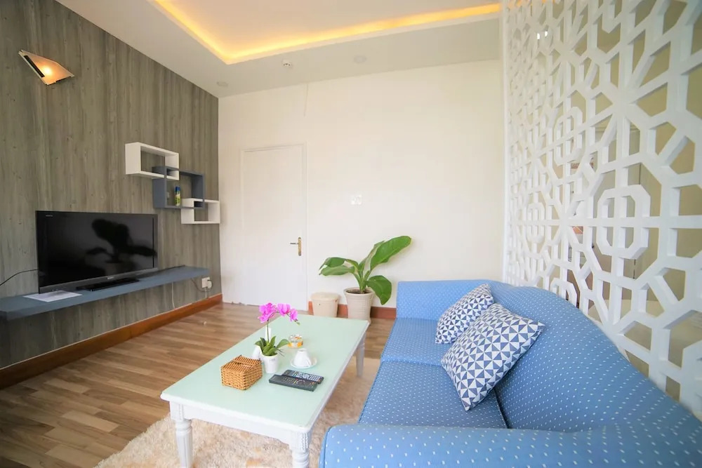 HoLo Garcerie Saigon Serviced HomeStay
