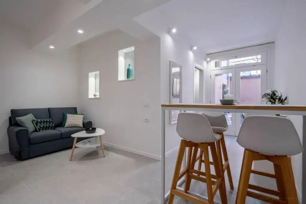Ormesini Courtyard Apartment