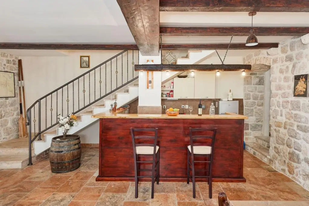 Stone house 264