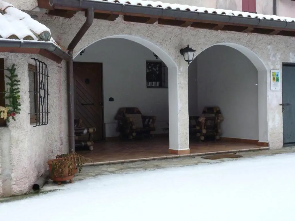 B&B Four Winds