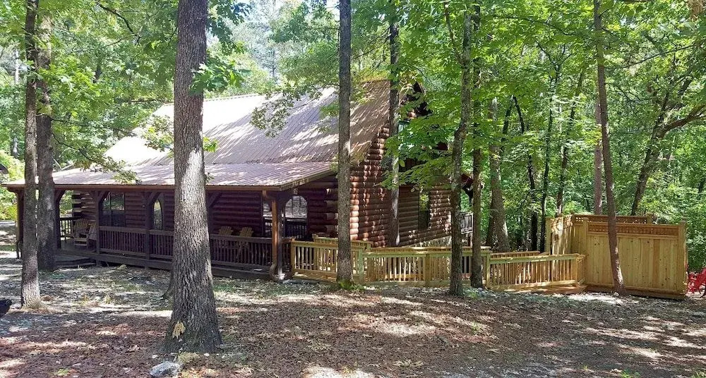Leave It Behind 3 Bedroom Cabin by RedAwning