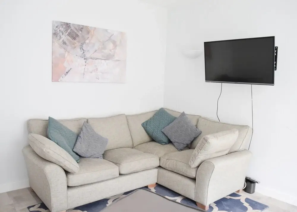Large 3 Bedroom Family Home in Tooting