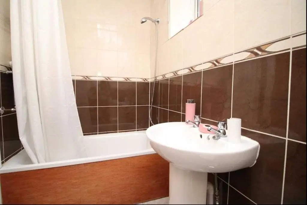 Principality House by Mia Living 3 bedroom apartment a 5 min walk to Principality Stadium