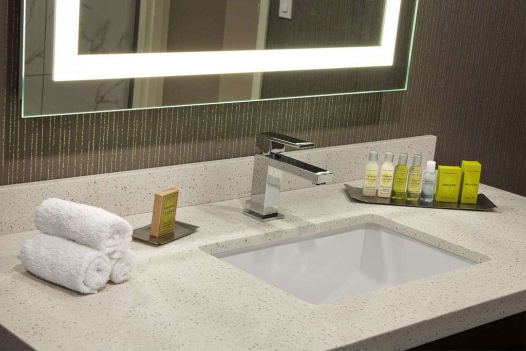 DoubleTree by Hilton Halifax Dartmouth