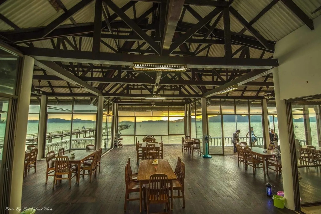 Jansom Beach Resort