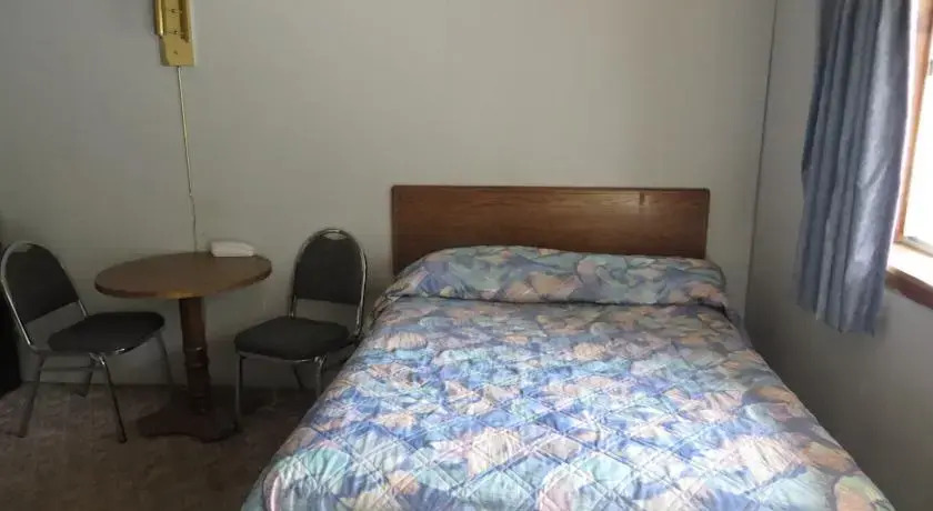 Crossroads Motel Rushville