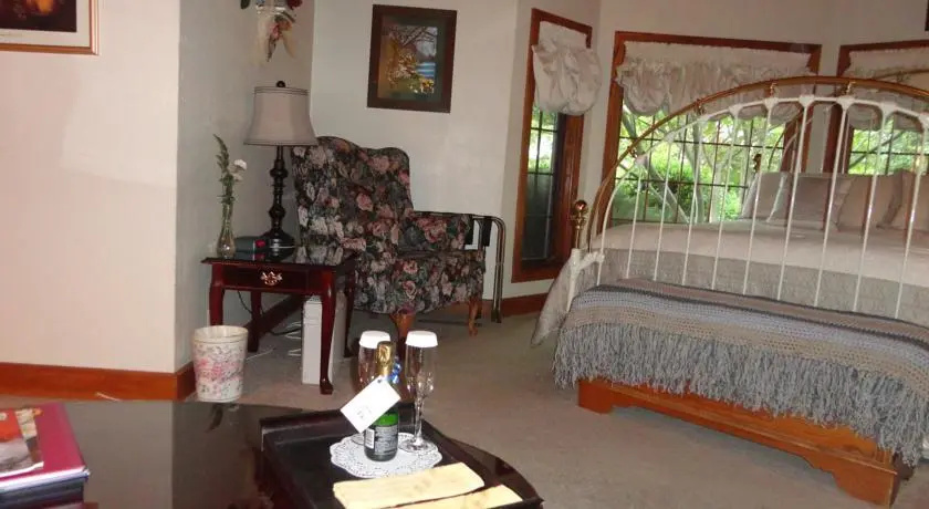 Zinfandel Inn