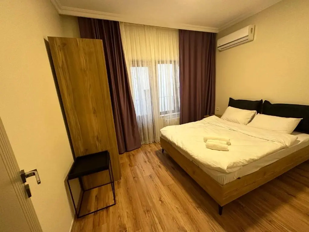 Roj Suite