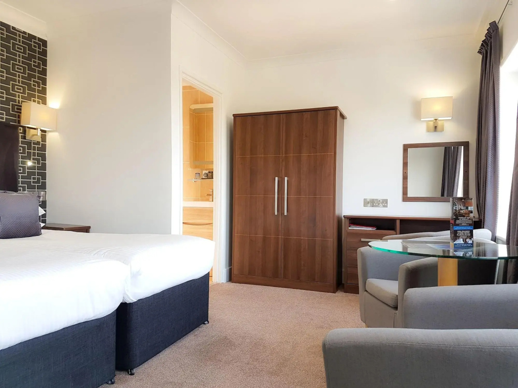 Cumberland Hotel