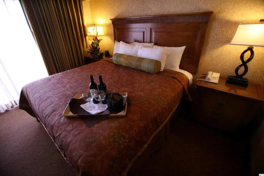 Embassy Suites by Hilton Santa Ana Orange County Airport