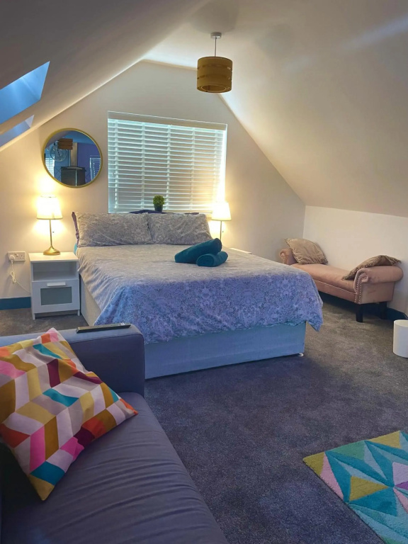 Vibrant & Modern studio apartment in Birmingham
