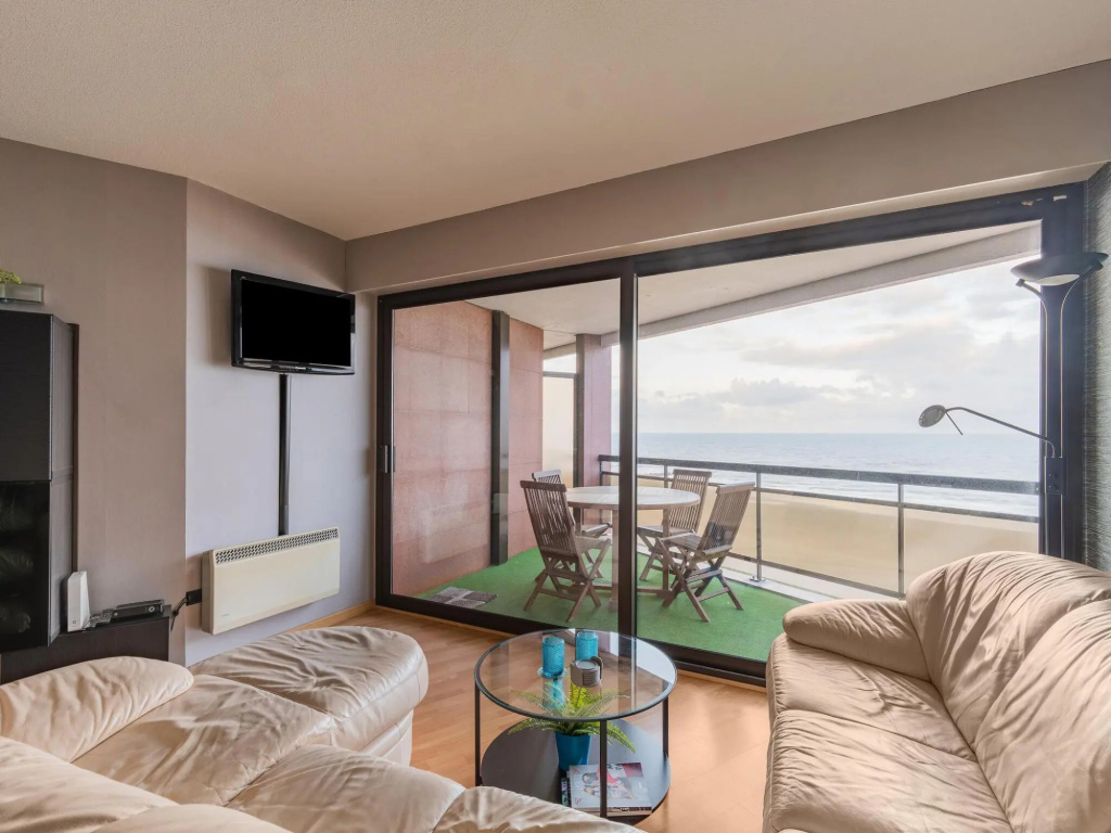 Welcoming apartment in Blankenberge with sea-views