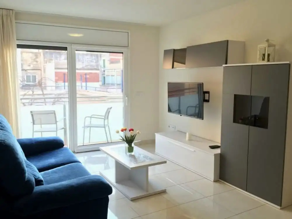 Quaint Apartment in Roses near Nova Sand Beach
