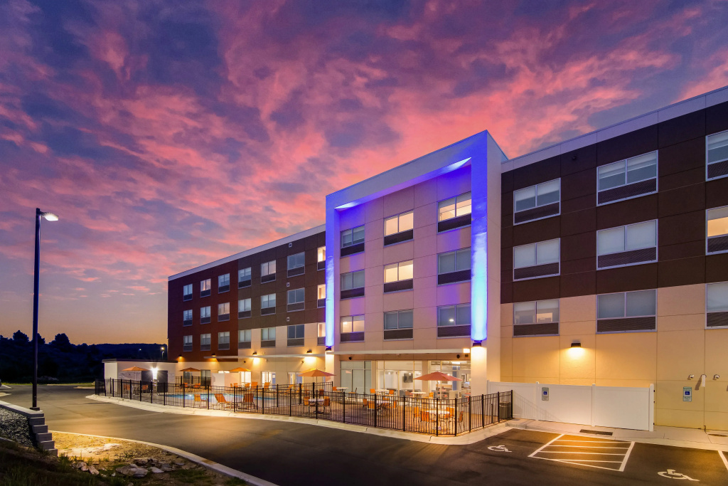 Holiday Inn Express & Suites - Asheboro by IHG