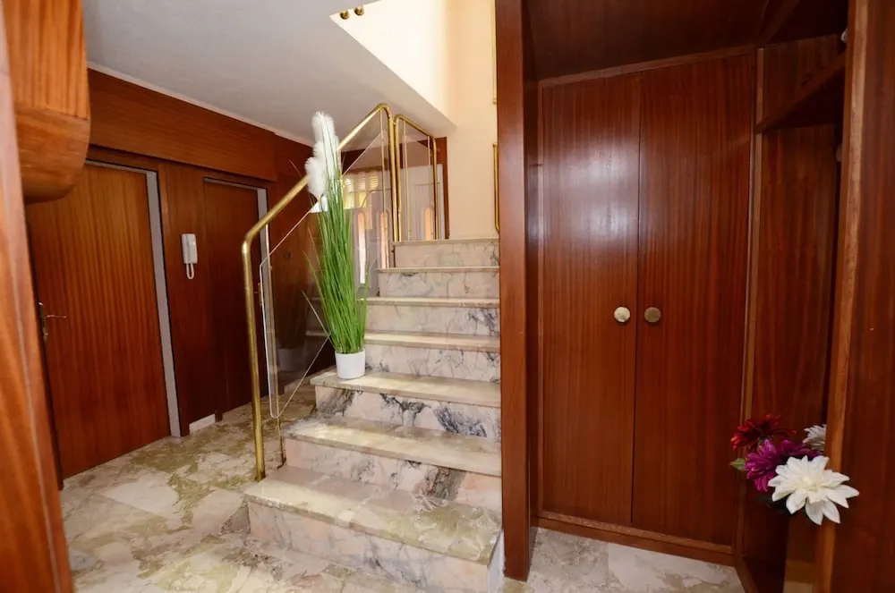 House Di Te Ne Ma