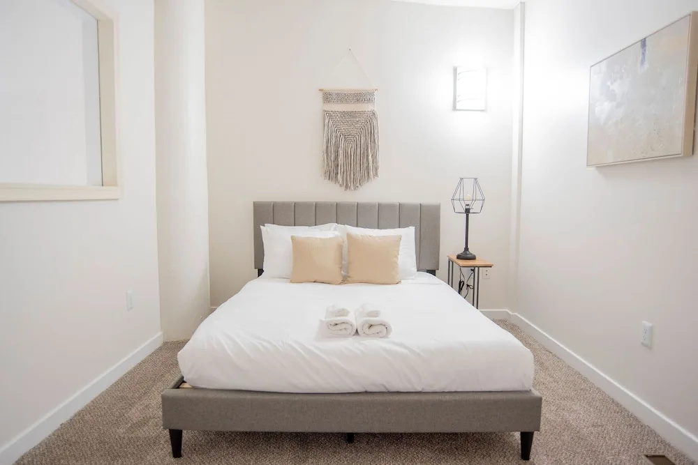 3BR CozySuites at The Block