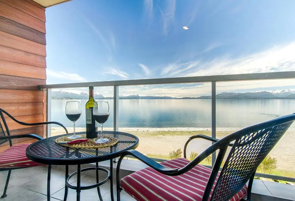 Bariloche costa del lago Ollagua, vista al lago panoramica, piscina, cochera