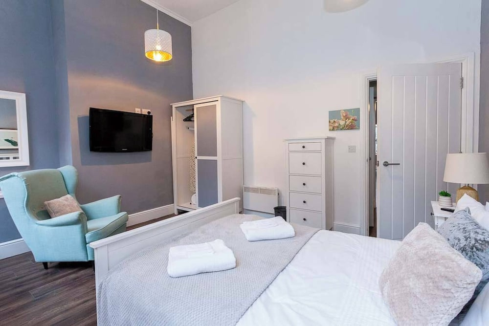Spacious 2BR -liverpool Central - Walk to Royal Dock, Nightlife & Train Station