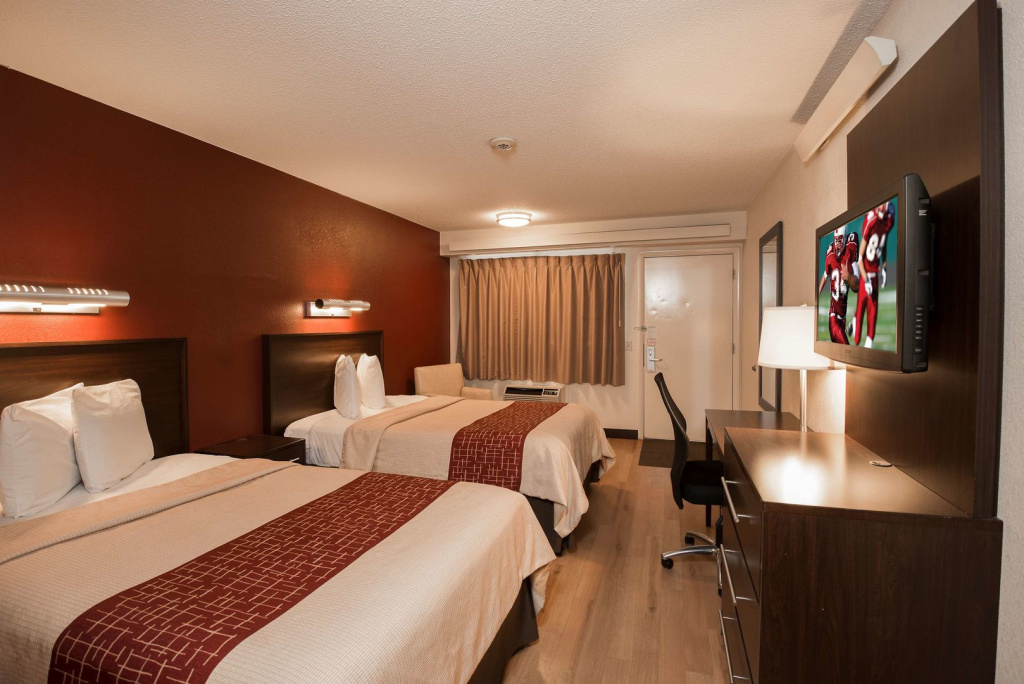 Red Roof Inn PLUS+ Chicago - Willowbrook