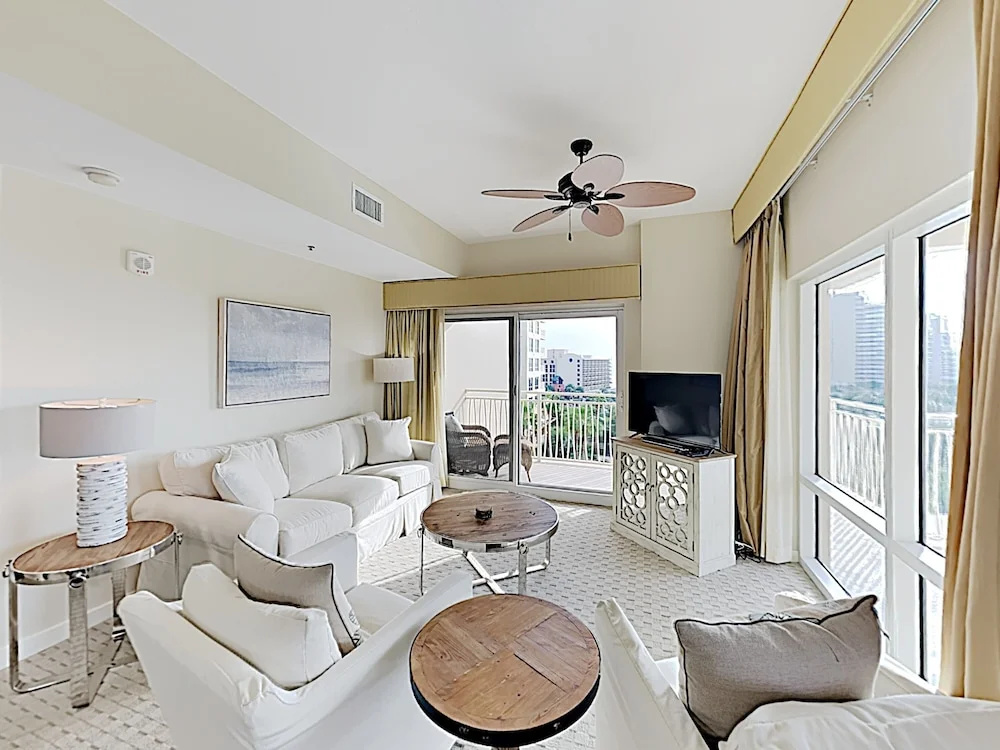 New Listing! Sunset At Luau W/ Pools & Spas 1 Bedroom Condo