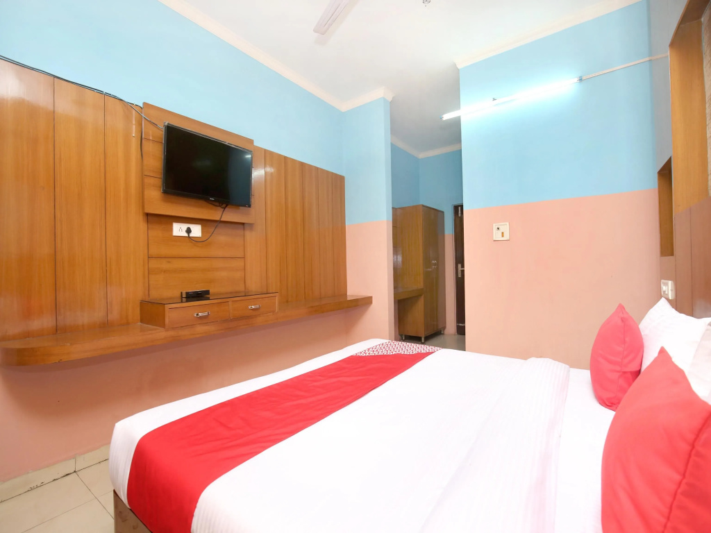 OYO 5906 Hotel Skyfox