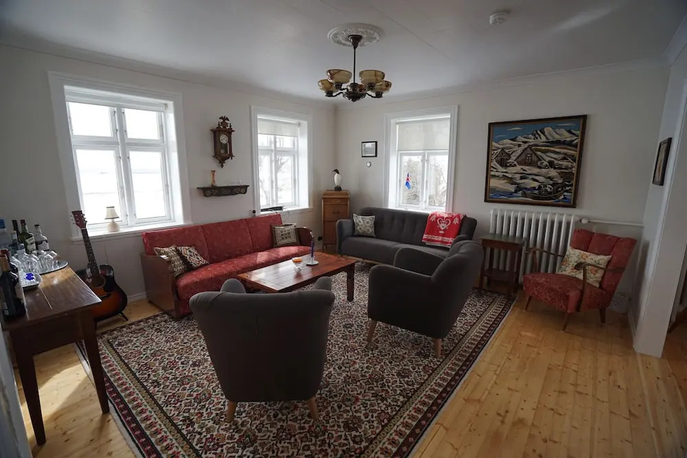 Karlsá Lodge
