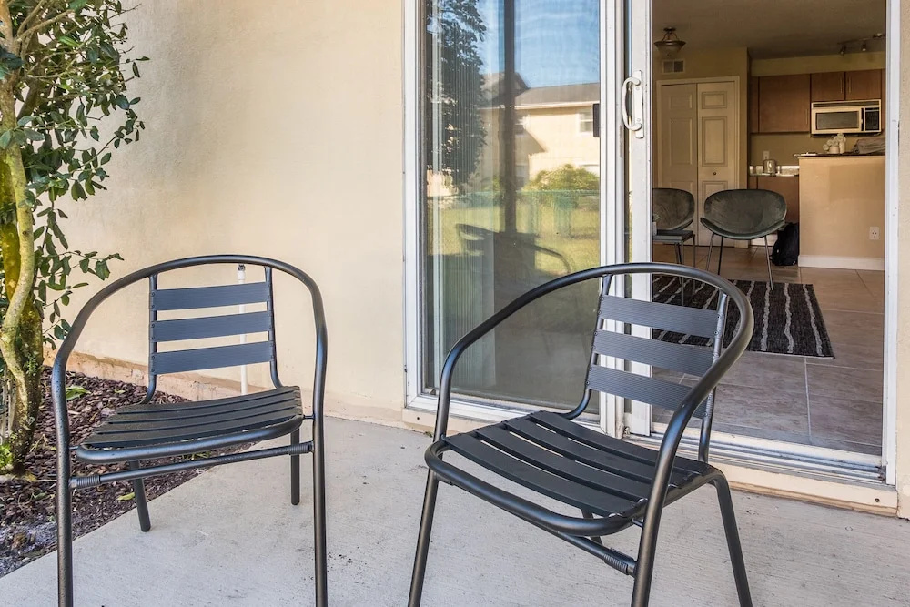 Sunny Apartments near Beach by Frontdesk
