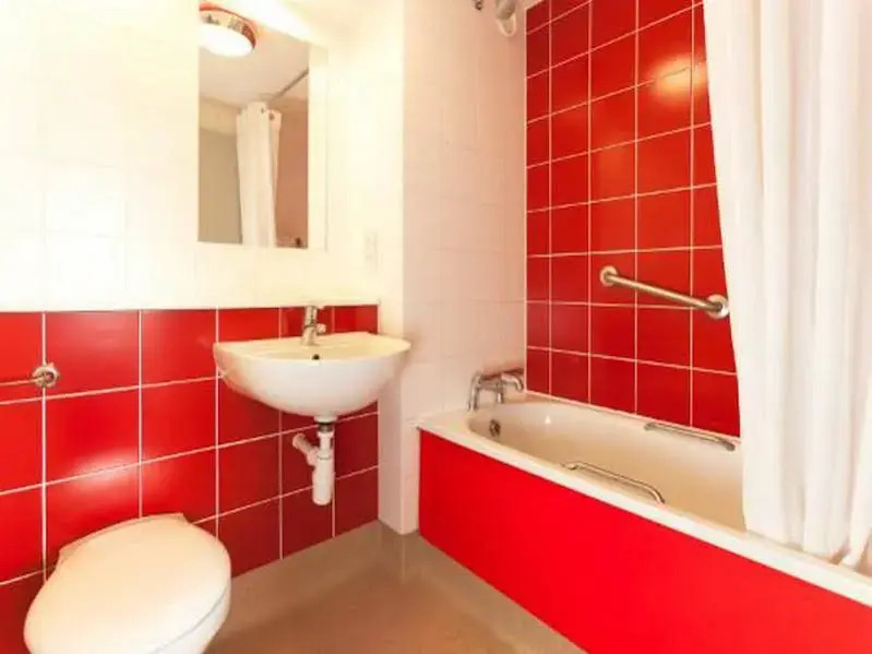 Travelodge Cardiff Atlantic Wharf Hotel