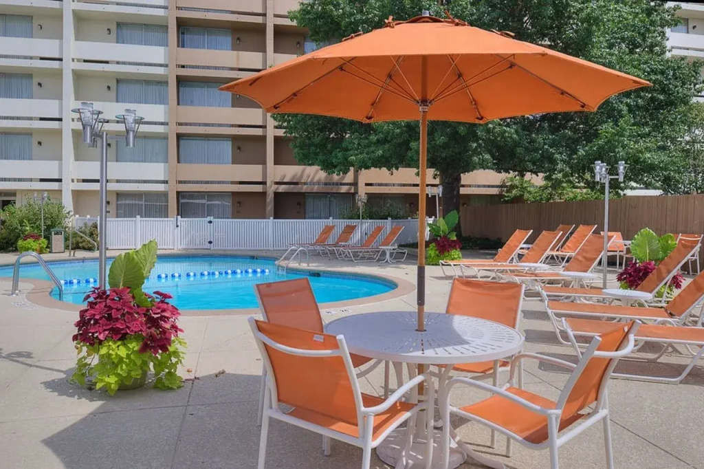 Drury Inn & Suites St. Louis Forest Park