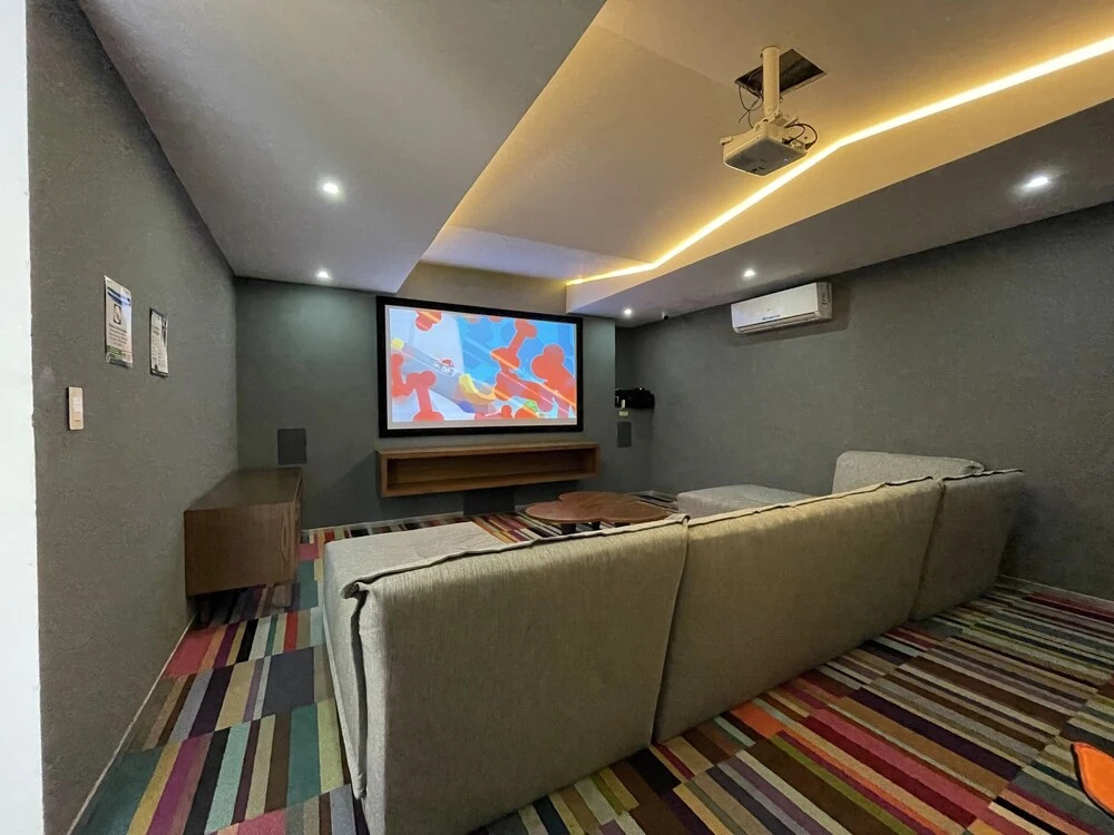 New Downtown Loft With Gym-Spa-Cinema