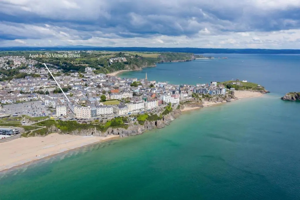 Caldey Bay Apartment - Lovely Sea Views