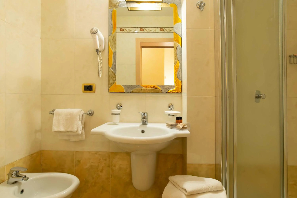 Hotel Alba Palace
